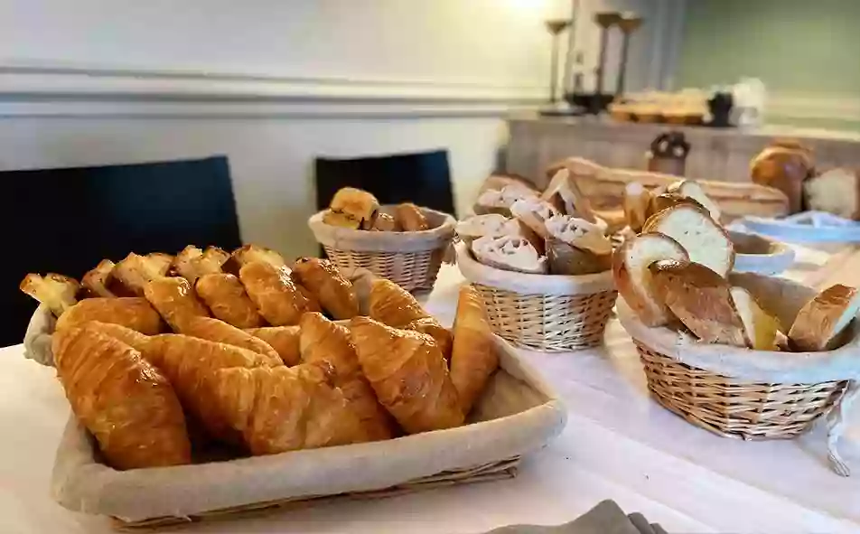 L'Hôtel - L'Auberge du Chasseur - Restaurant Grosrouvre - restaurant GROSROUVRE